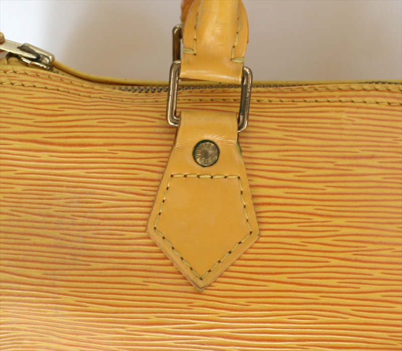 Speedy handbag Louis Vuitton Yellow in Suede - 13662421