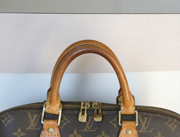 LOUIS VUITTON ALMA Monogram