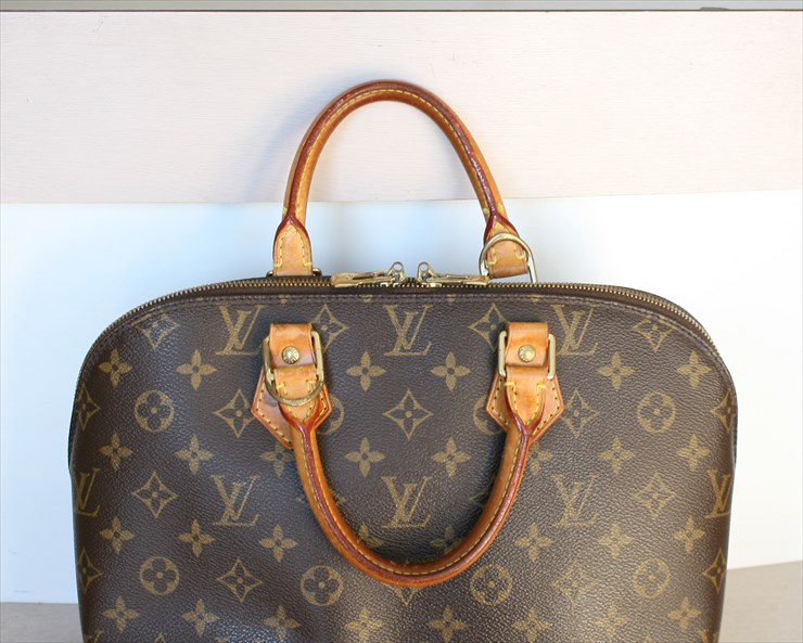 LOUIS VUITTON ALMA Monogram