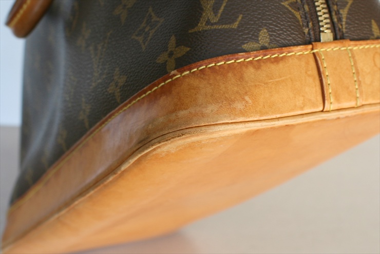 LOUIS VUITTON ALMA Monogram