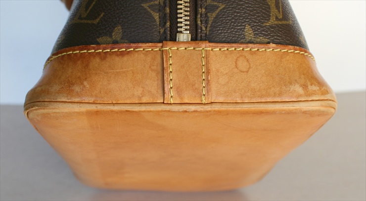 LOUIS VUITTON ALMA Monogram