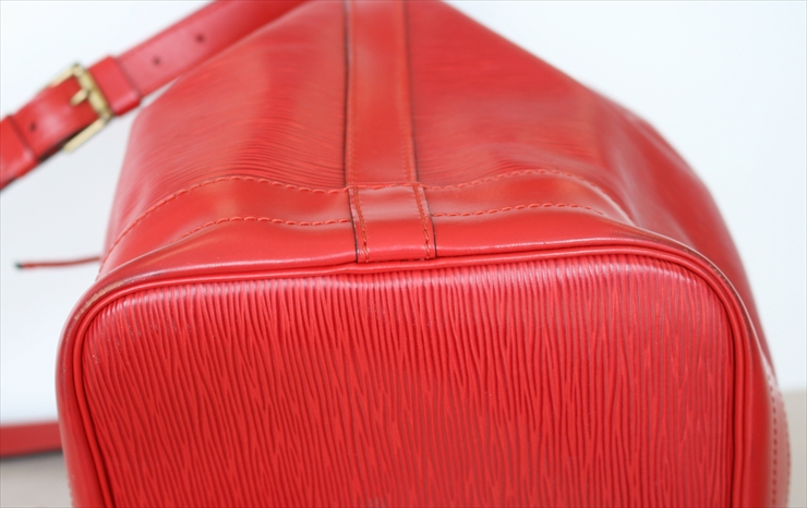 OUIS VUITTON NOE Epi Red