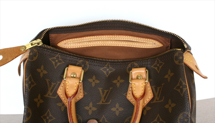 LOUIS VUITTON Monogram Speedy 25 Hand Bag SP1915 – LuxuryPromise