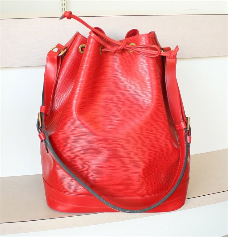 LOUIS VUITTON NOE Epi Red