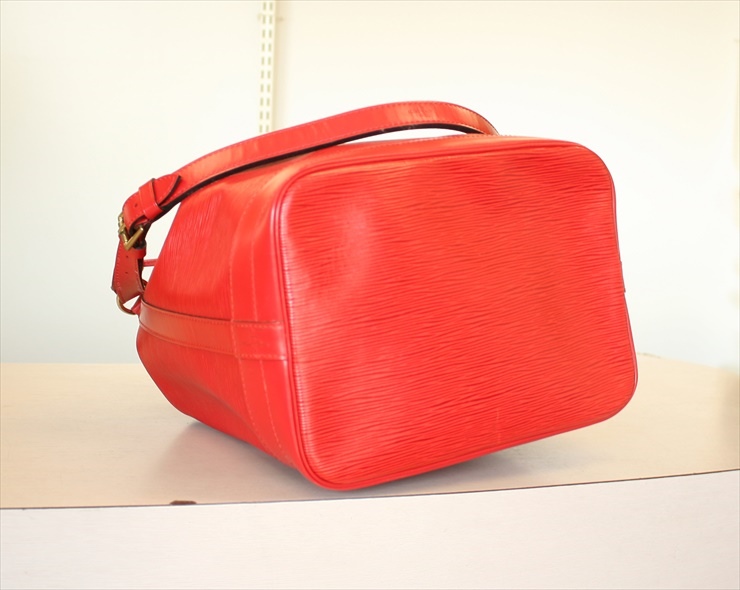 LOUIS VUITTON NOE Epi Red