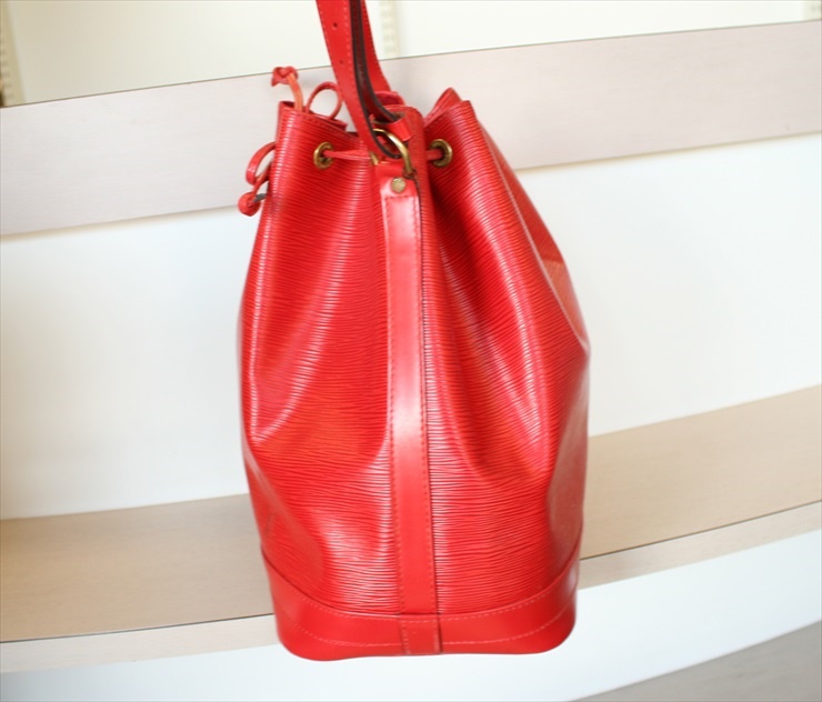 LOUIS VUITTON NOE Epi Red