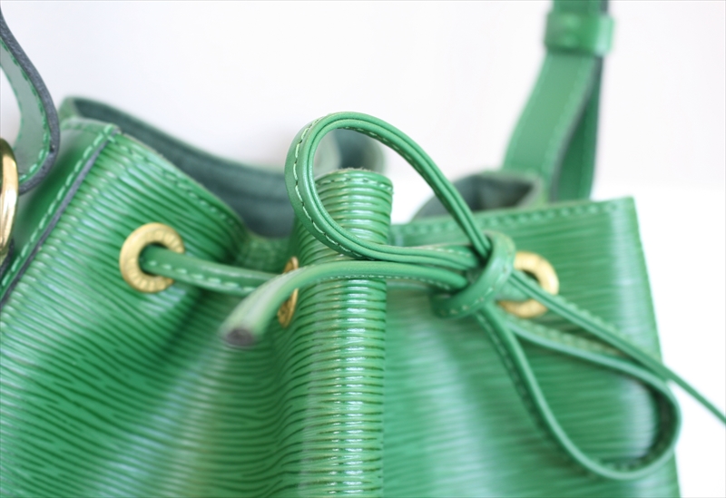 LOUIS VUITTON PETIT NOE Epi Green