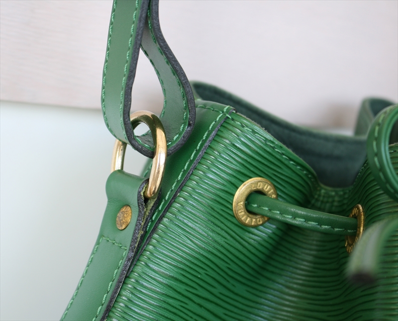 LOUIS VUITTON PETIT NOE Epi Green