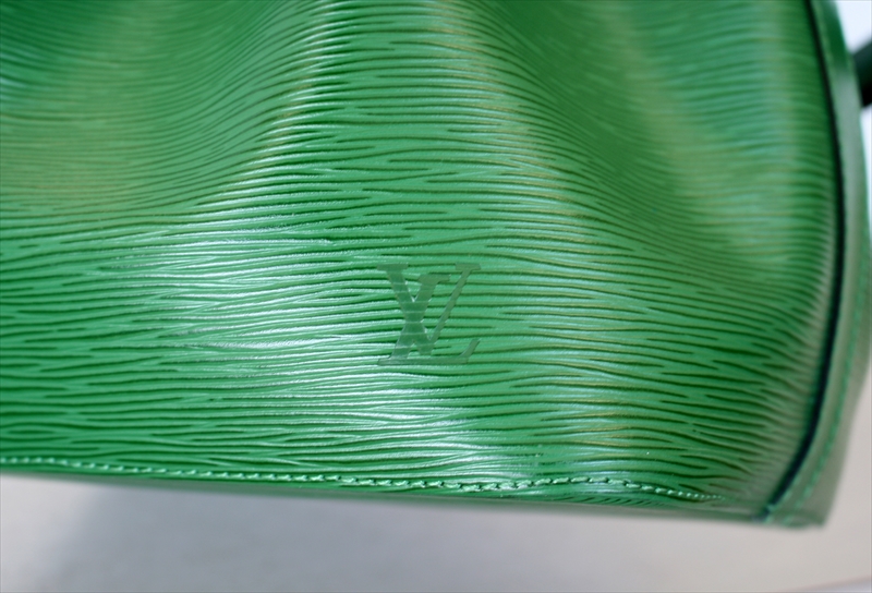 LOUIS VUITTON PETIT NOE Epi Green