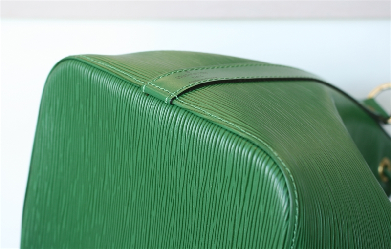 LOUIS VUITTON PETIT NOE Epi Green