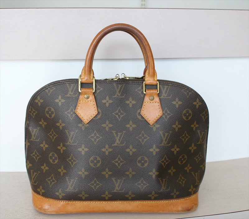 LOUIS VUITTON ALMA Monogram