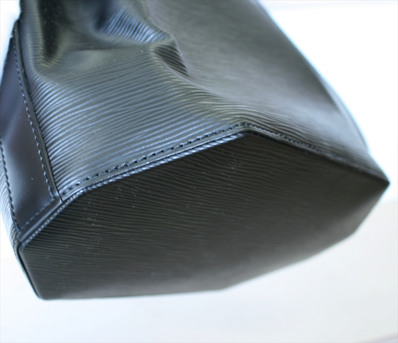 LOUIS VUITTON SAC DEPAULE PM Epi Noir