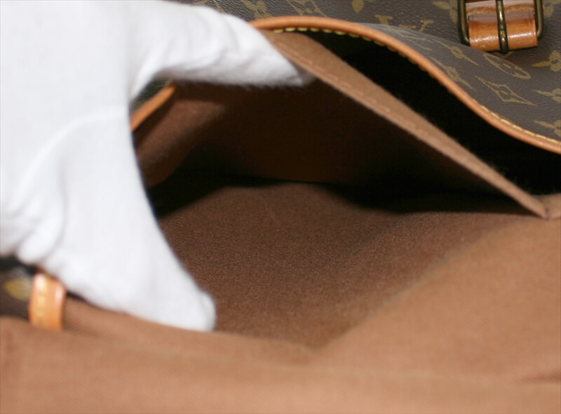 LOUIS VUITTON SAUMUR