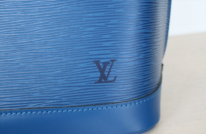 LOUIS VUITTON ALMA Epi Blue Handbag