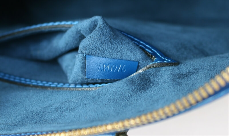 LOUIS VUITTON ALMA Epi Blue Handbag