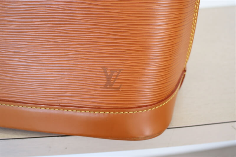 OUIS VUITTON ALMA Epi Brown