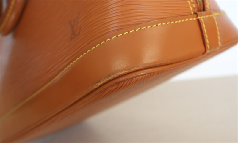 OUIS VUITTON ALMA Epi Brown