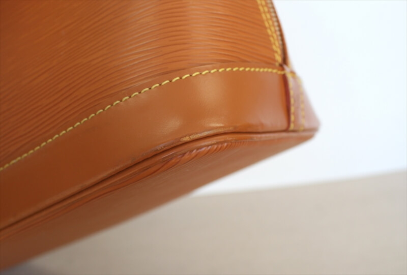 OUIS VUITTON ALMA Epi Brown