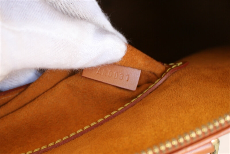 OUIS VUITTON ALMA Epi Brown