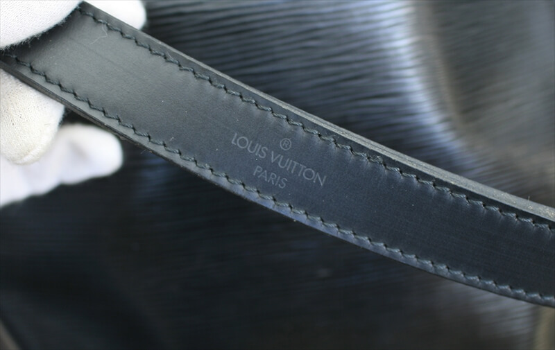 LOUIS VUITTON PETIT NOE Epi Black Noir