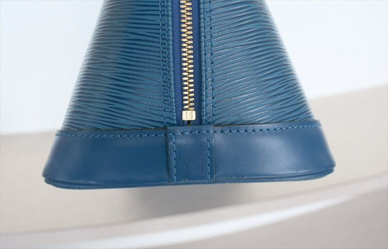 LOUIS VUITTON ALMA Epi Blue