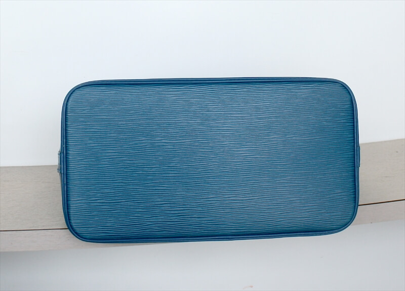 LOUIS VUITTON ALMA Epi Blue