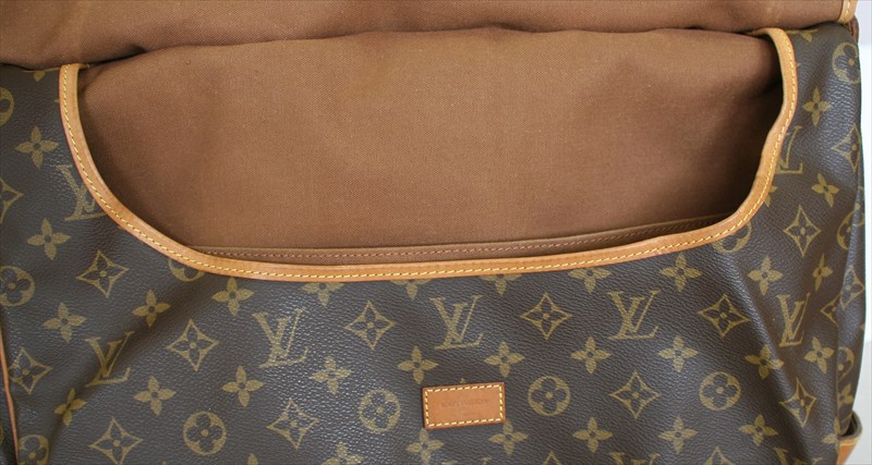 LOUIS VUITTON SAUMUR43 Monogram