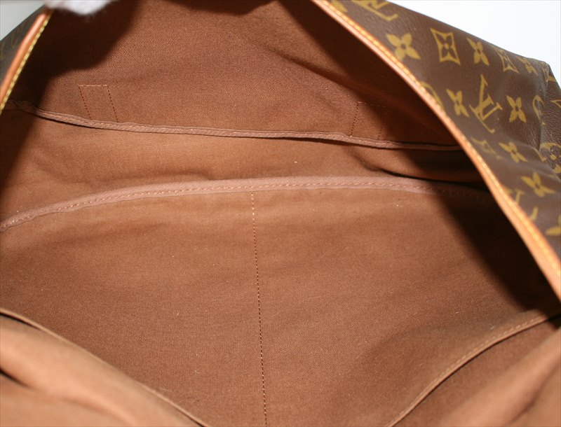 LOUIS VUITTON SAUMUR43 Monogram