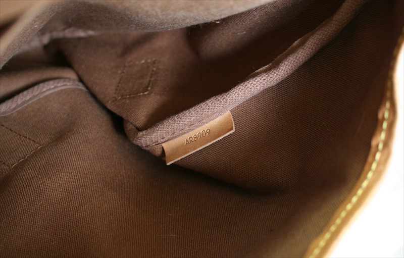 LOUIS VUITTON SAUMUR43 Monogram