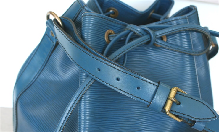 Louis Vuitton Petit Noé in Blue