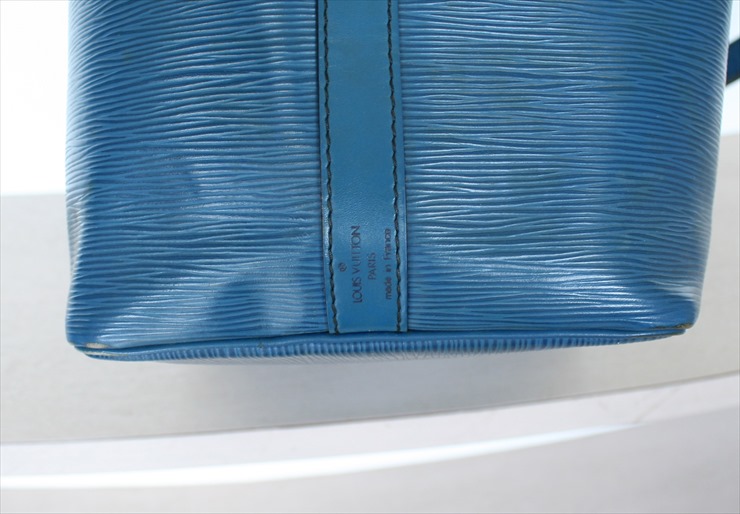 LOUIS VUITTON PETIT NOE Epi Blue Shoulder Bag No.907-e
