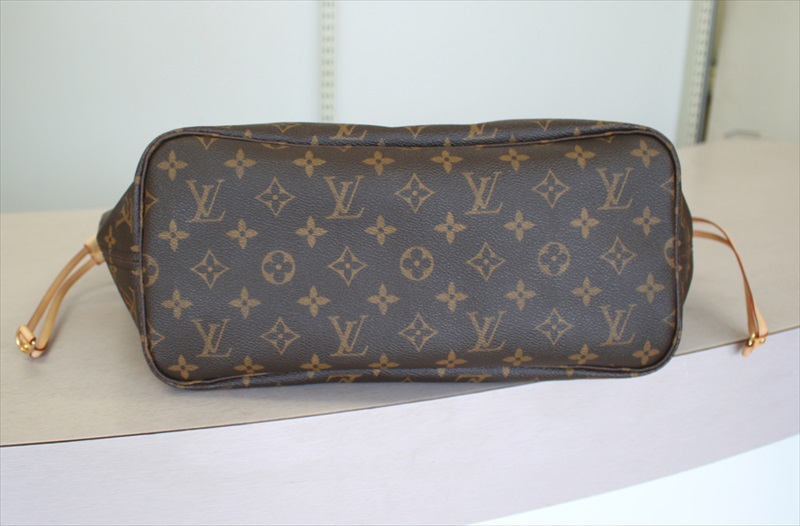 Louis Vuitton LV Brown Tan Monogram Neverfull Shoulder Bag MSRRZSA 144 –  Max Pawn