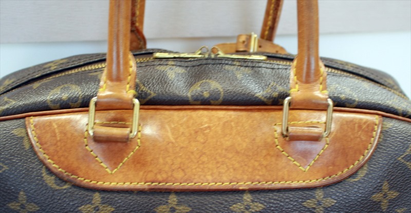 LOUIS VUITTON DEAUVILLE Monogram
