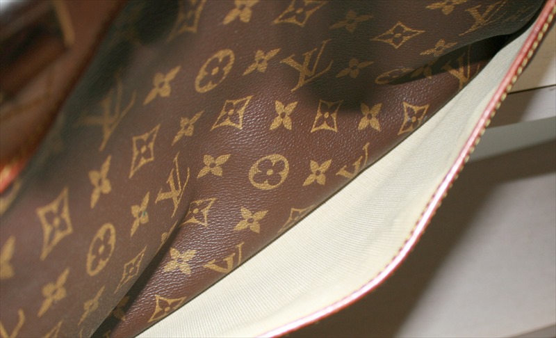 LOUIS VUITTON DEAUVILLE Monogram