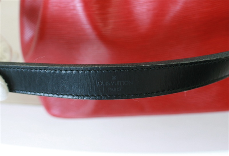 Noé cloth handbag Louis Vuitton Brown in Cloth - 22307002
