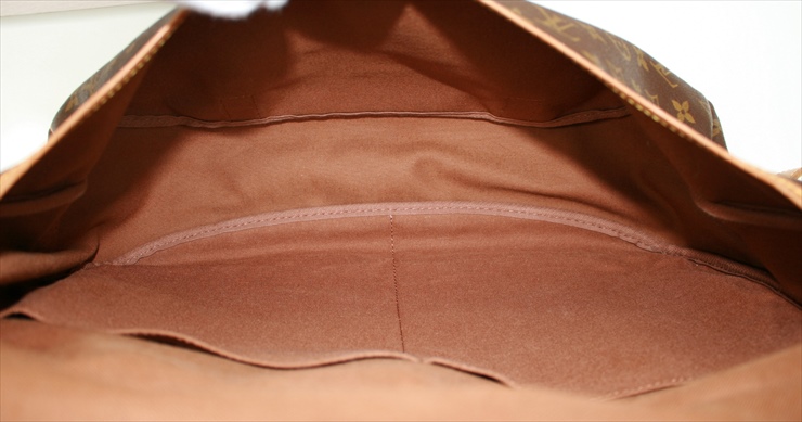 Louis Vuitton Saumur 43 Brown Cloth ref.575984 - Joli Closet