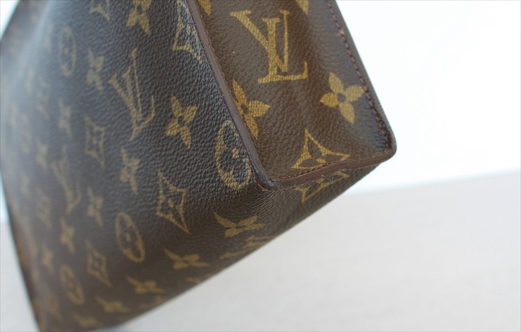 Poche Toilette 26 Monogram