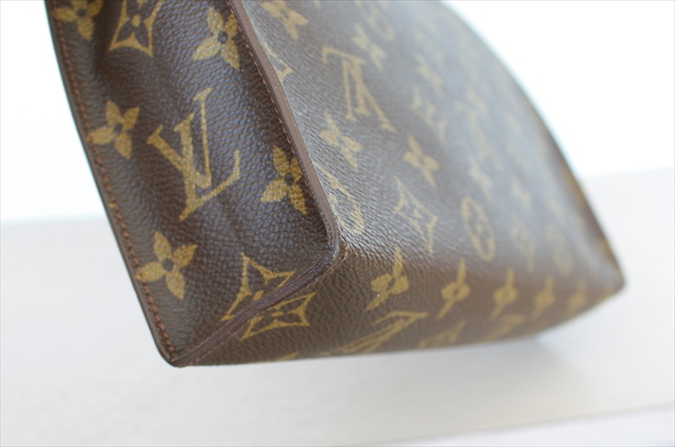 Poche Toilette 26 Monogram