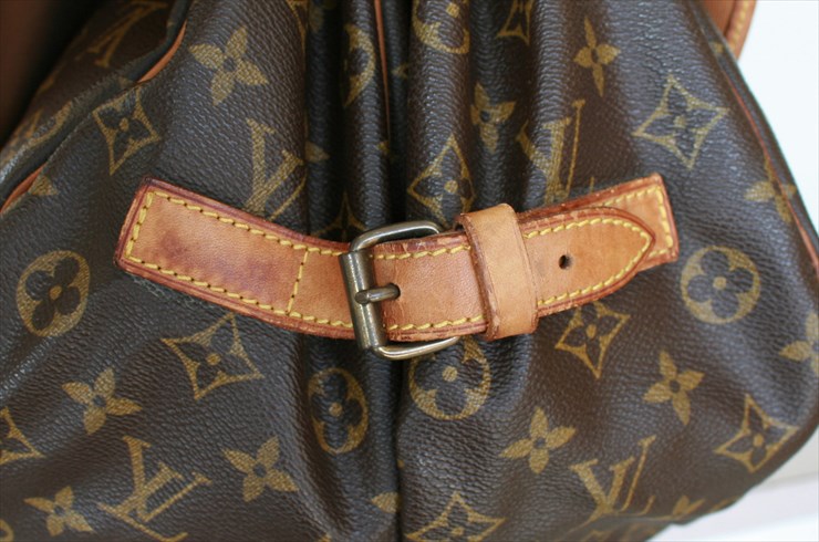 Louis Vuitton Saumur Shoulder bag 352226