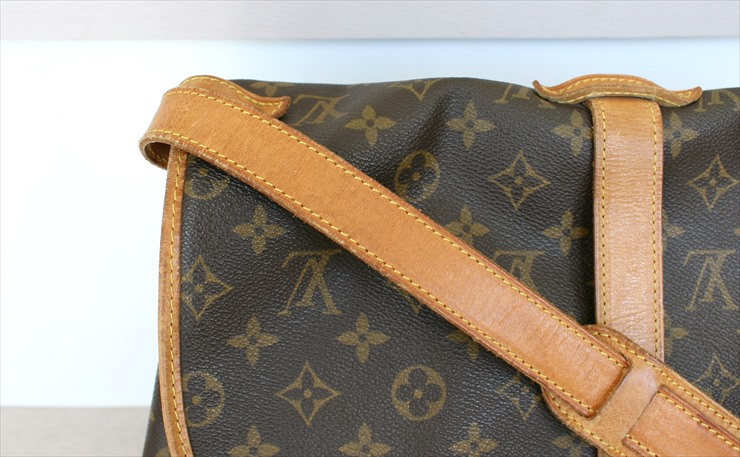 SAUMUR 35 Monogram