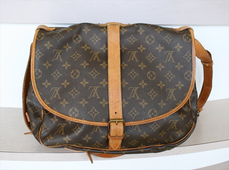 SAUMUR 35 Monogram