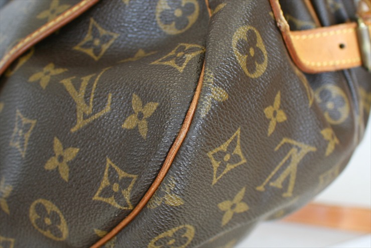 SAUMUR 35 Monogram