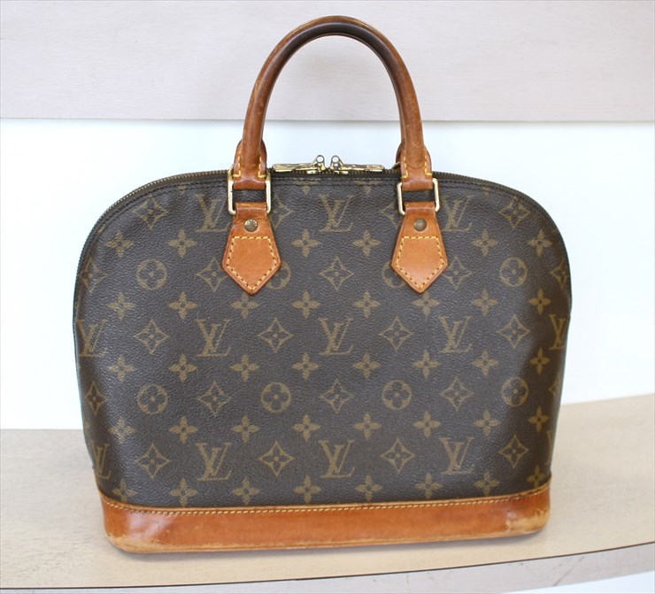 Louis Vuitton Alma Handbag 380339