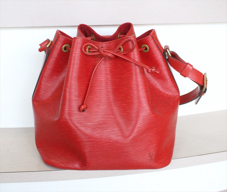 Louis Vuitton 1995 pre-owned Epi Petite Noe shoulder bag - ShopStyle