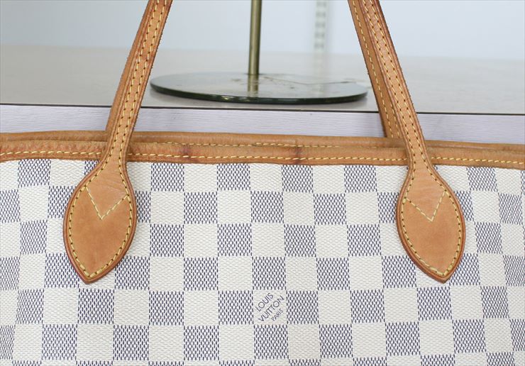 Louis Vuitton Damier Azur Neverfull MM - Neutrals Totes, Handbags -  LOU798184