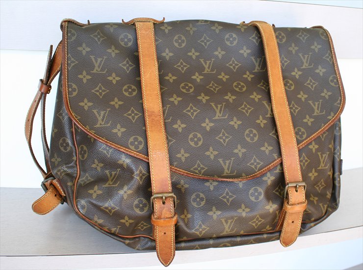 SAUMUR43 Monogram