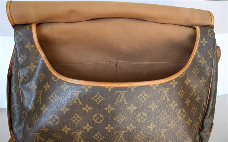 SAUMUR43 Monogram
