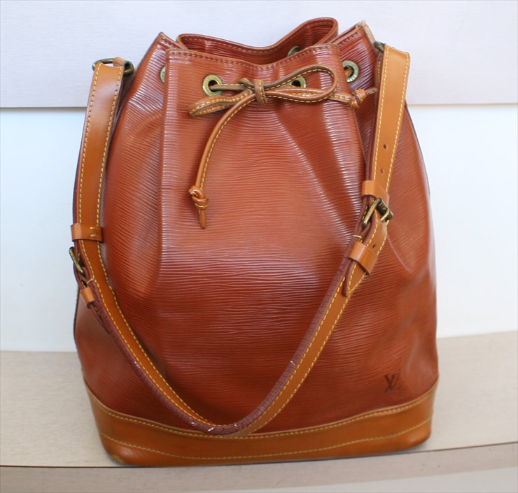 LOUIS VUITTON NOE EPI Brown Beige Bi-color Shoulder Bag No.1112
