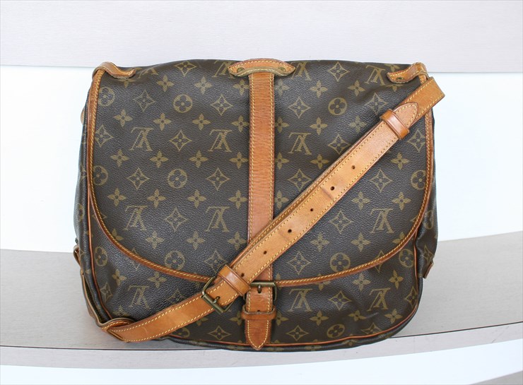 Louis Vuitton Saumur 35 Crossbody Bag LV Brown Monogram