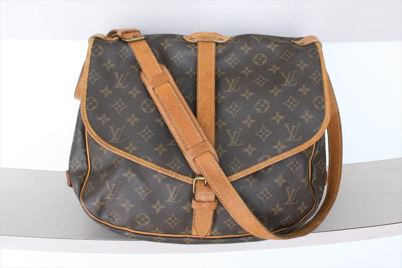 SAUMUR 35 Monogram